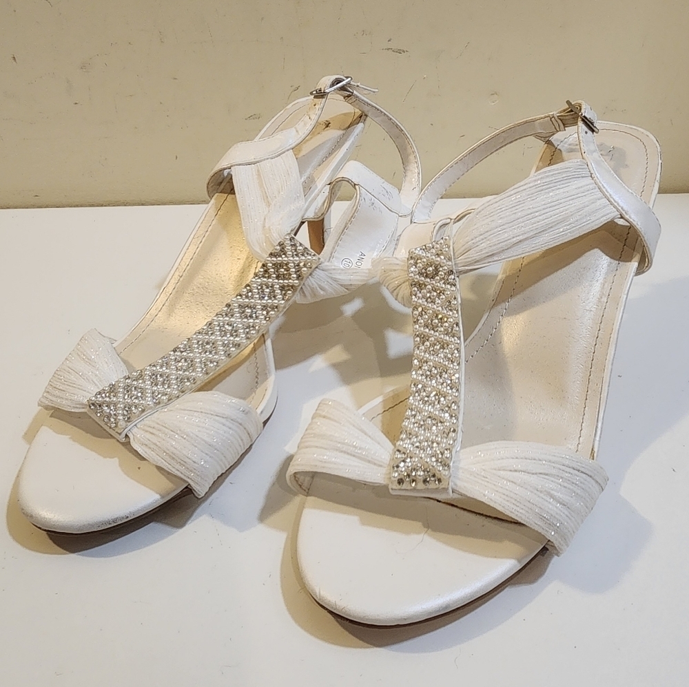 David BRIDAL white Pear and Crystal strap mid heels Sandals size 10